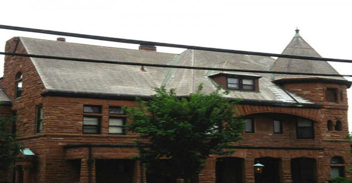 The Stout House in Dubuque, IA before new slate roof
