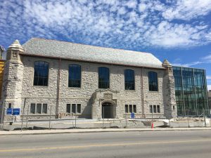 North Country Slate supplies a custom multicolored blend slate roof for Queen’s University new Mitchell Hall (Innovation and Wellness Centre) – 67 Union Street, Kingston, Ontario, Canada