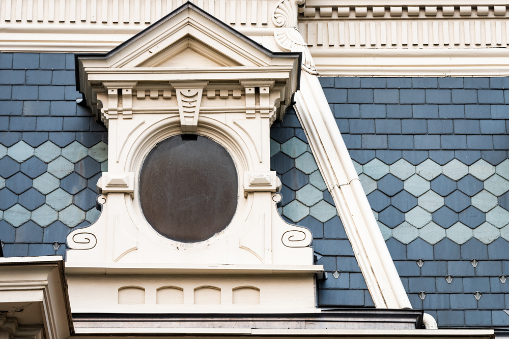 North Country Unfading Black & North Country Unfading Green (Patterned Slate Roof)