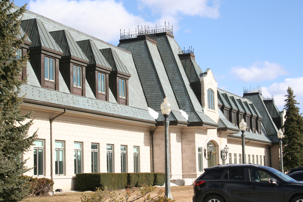 Commercial Building - Aurora, ON Canada